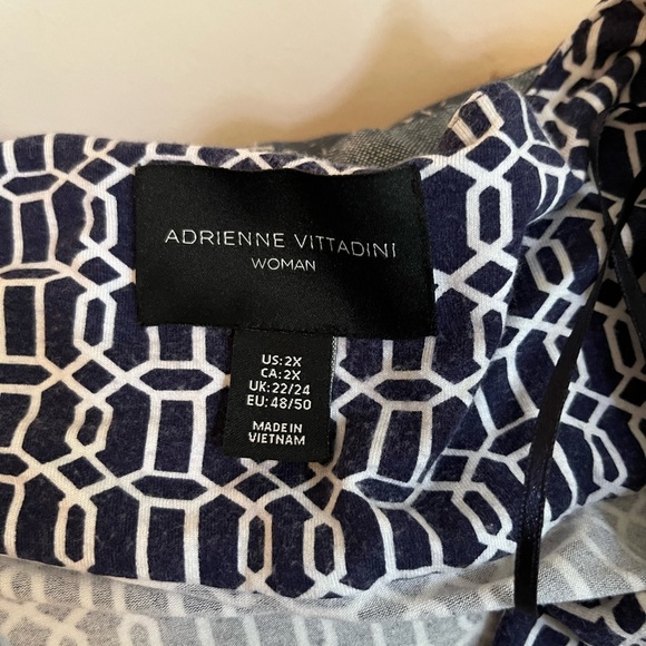 Adrienne Vittadini wrap dress - Picture 2 of 5